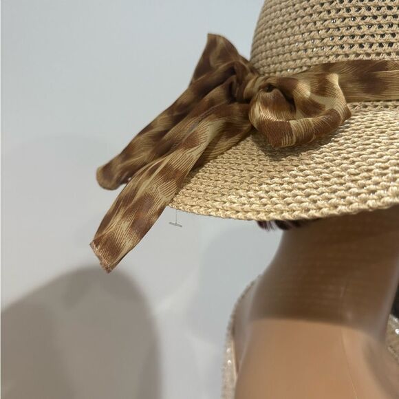 NWOT Straw Cream Wide Brim Hat with Leopard Band - Picture 3 of 4